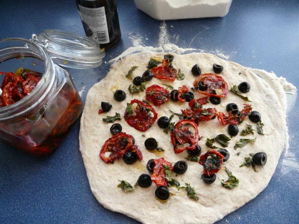 Chlieb so sušenými rajčinami a olivami (fotorecept) - obrázok 3