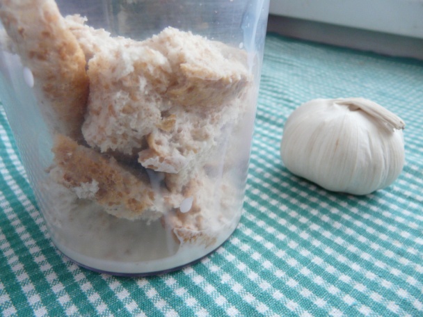 Špagety s cesnakovým krémom a rajčinami (fotorecept) - obrázok 2