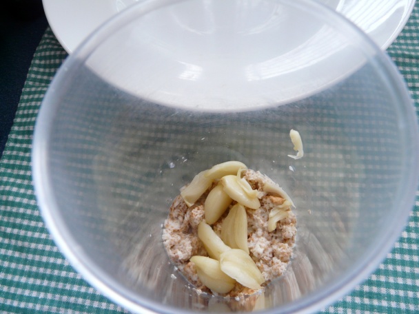 Špagety s cesnakovým krémom a rajčinami (fotorecept) - obrázok 5