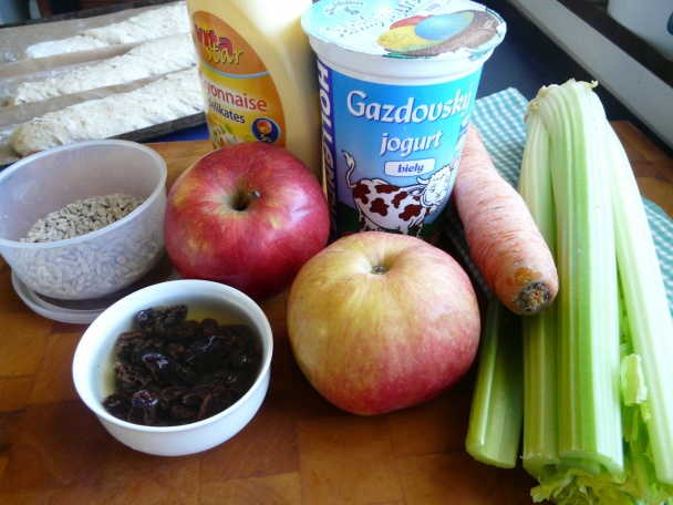 Šalát zo stopkatého zeleru (fotorecept) - obrázok 1