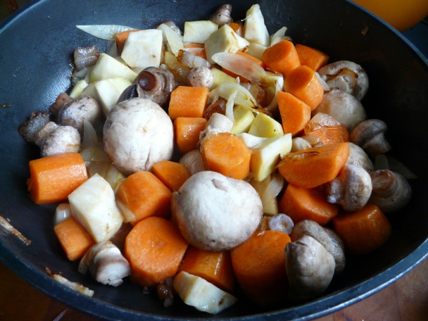 Ragú na čiernom pive a zemiakové pampúchy (fotorecept) - obrázok 2