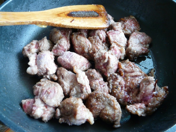 Ragú na čiernom pive a zemiakové pampúchy (fotorecept) - obrázok 5