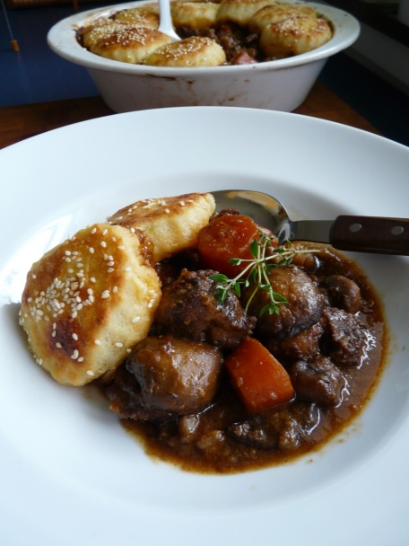 Ragú na čiernom pive a zemiakové pampúchy (fotorecept) - obrázok 12