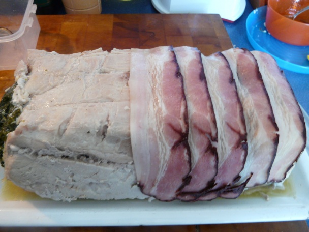 Mäsová roláda plnená špenátom a kuracím fášom (fotorecept) - obrázok 8