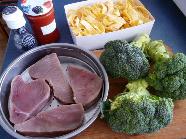 Pappardelle s paradajkovo-brokolicovou omáčkou a tuniakom(fotorecept) - obrázok 1