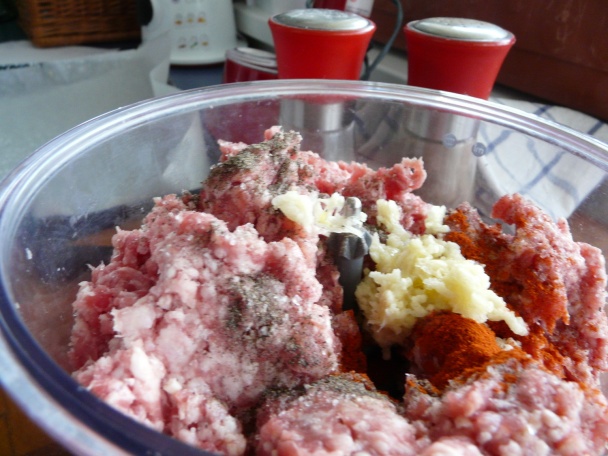 Mäsové guľky alebo čevapčiči (fotorecept) - obrázok 1