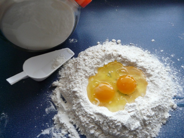 Cestoviny s tvarohom, smotanou a slaninkovými škvarkami (fotorecept) - obrázok 1