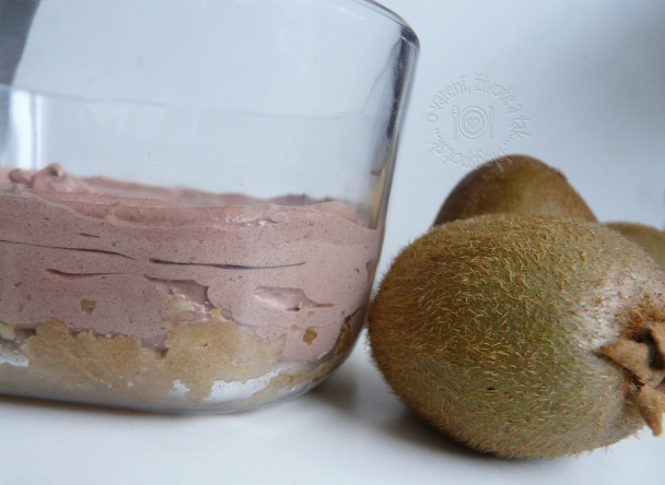 Nepečený čoko zákusok s kivi (fotorecept) - obrázok 1