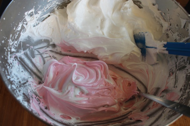 Čučoriedková torta so snehovými pusinkami - obrázok 3