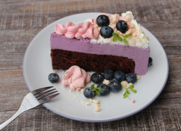 Čučoriedková torta so snehovými pusinkami - obrázok 8