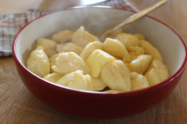 Tvarohové halušky s jahodovou omáčkou (fotorecept) - obrázok 2