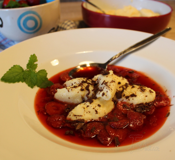 Tvarohové halušky s jahodovou omáčkou (fotorecept) - obrázok 4