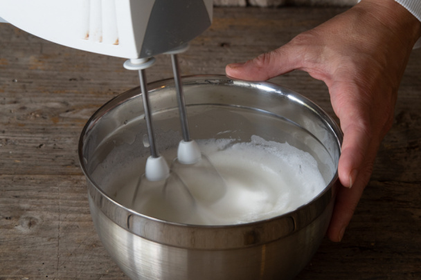 Roláda s karamelovou plnkou (fotorecept) - obrázok 2