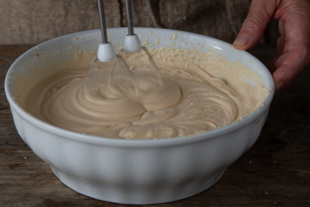 Roláda s karamelovou plnkou (fotorecept) - obrázok 11