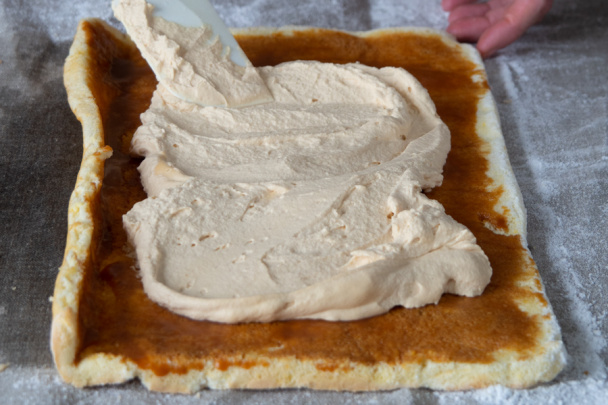 Roláda s karamelovou plnkou (fotorecept) - obrázok 12