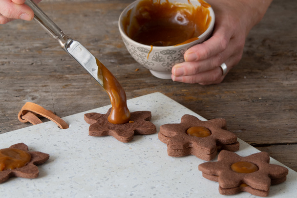 Kakaové drobné pečivo s karamelom (fotorecept) - obrázok 6