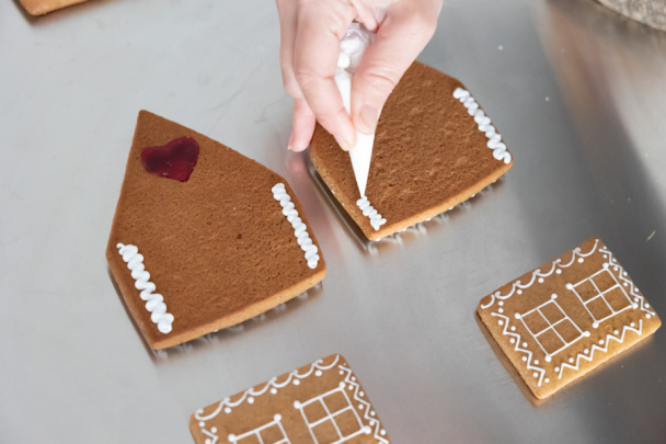 Medovníková chalúpka krok za krokom (fotorecept) - obrázok 6