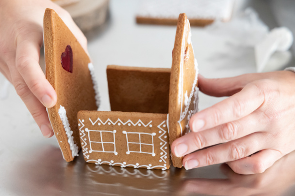 Medovníková chalúpka krok za krokom (fotorecept) - obrázok 8