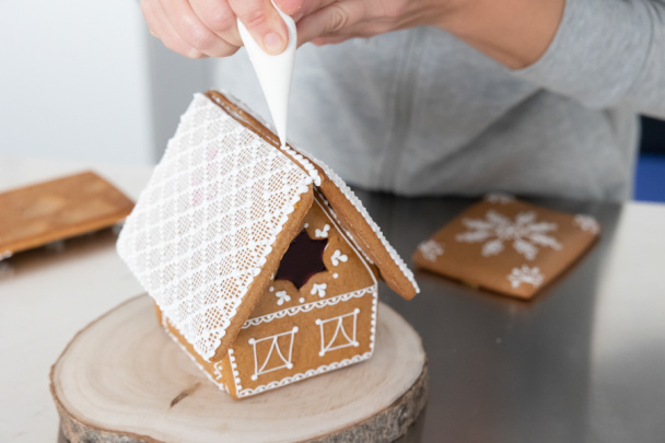 Medovníková chalúpka krok za krokom (fotorecept) - obrázok 12