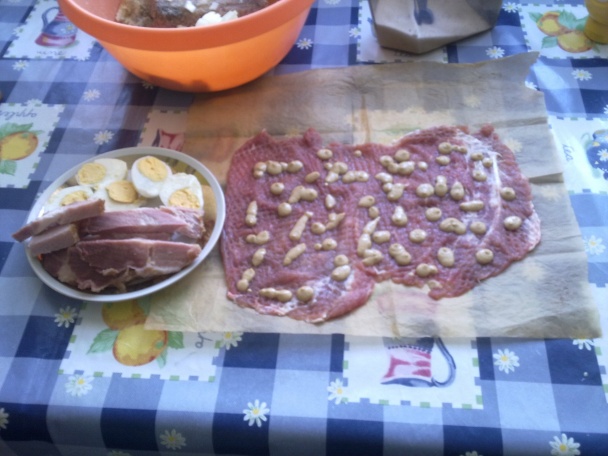 Plnená panenka s mletým a udeným mäsom pečena na dubákoch. - obrázok 2