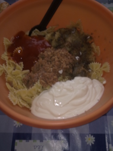 Tuniakový šalát s mašličkami (fotorecept) - obrázok 3