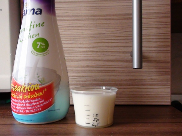 Čierny kozák s ružovým prsíčkom v bielej zeleninovej postieľke - obrázok 7