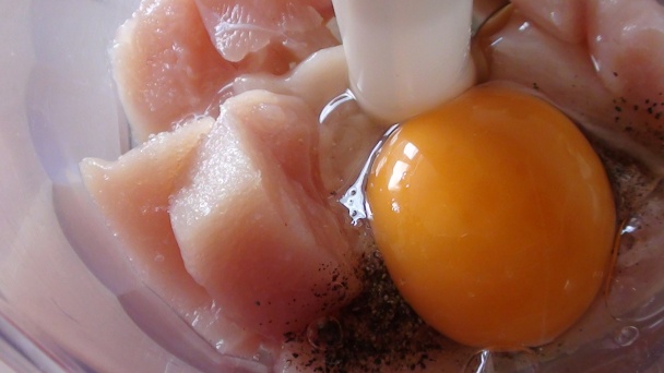 Biely vodopád pod kuracími nočkami na paradajkovej omáčke (fotorecept) - obrázok 4