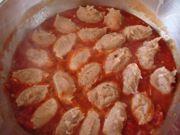 Biely vodopád pod kuracími nočkami na paradajkovej omáčke (fotorecept) - obrázok 7