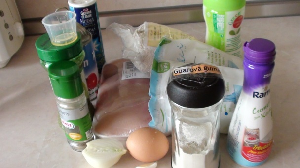 Biely vodopád pod kuracími nočkami na paradajkovej omáčke (fotorecept) - obrázok 1