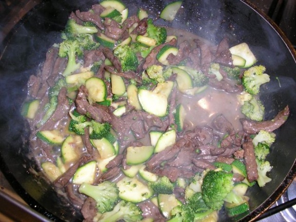 Široké rezance s hovädzím (fotorecept) - obrázok 6