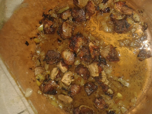 Moravský vrabec s červenou kapustou a domácou  karlovarskou knedľou - obrázok 5