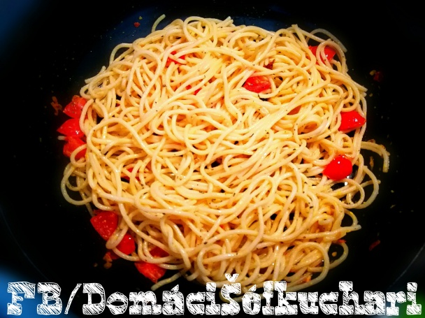 Špagety aglio e olio e peperoncino - obrázok 3