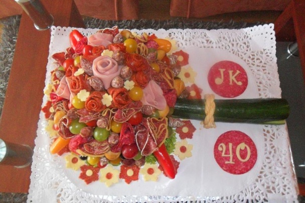 Torta k narodeninám moja prvá poschodová. - obrázok 4