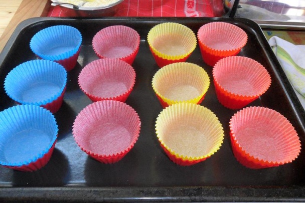 Kysnuté briošky v muffinových košíčkoch (fotorecept) - obrázok 5