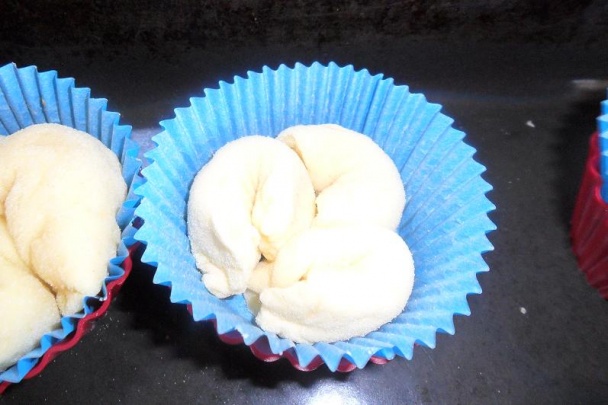 Kysnuté briošky v muffinových košíčkoch (fotorecept) - obrázok 8