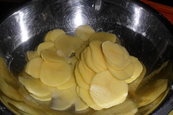 Pečené plnené zemiaky ako kvetinka (fotorecept) - obrázok 2