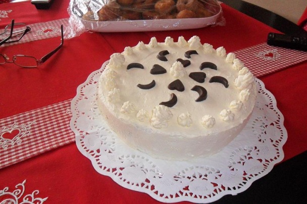 Dia tvarohovo-želatínová torta potiahnutá mascarpone plnkou - obrázok 1