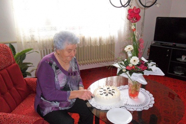 Dia tvarohovo-želatínová torta potiahnutá mascarpone plnkou - obrázok 4