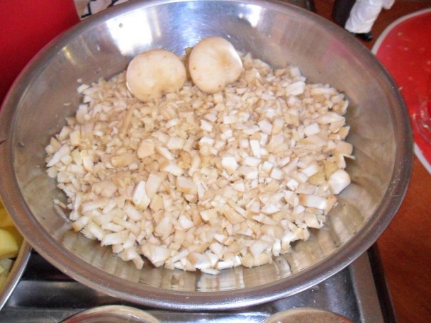 Výborná mrveničková polievka z májoviek (fotorecept) - obrázok 1