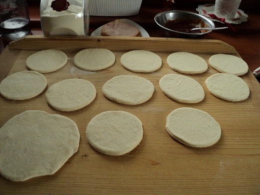 Plnené pizzové kornútiky (fotorecept) - obrázok 5