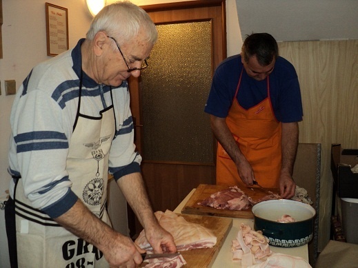 Naše domáce klobásky (fotorecept) - obrázok 1