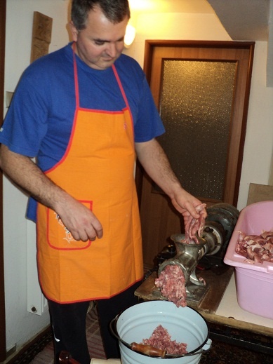 Naše domáce klobásky (fotorecept) - obrázok 2