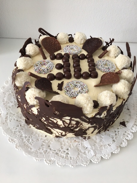 Jednoduchá torta s vanilkovou plnkou - obrázok 1