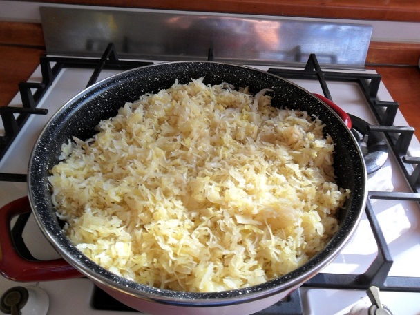 Zapekané zemiaky s kyslou kapustou (fotorecept) - obrázok 5