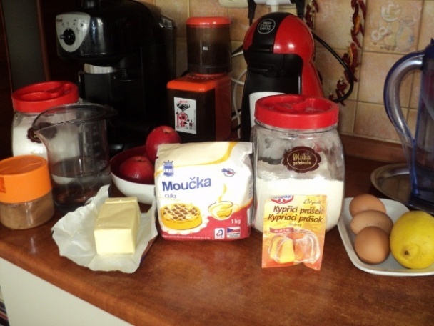 Jablkový koláčik s ružičkami (fotorecept) - obrázok 1