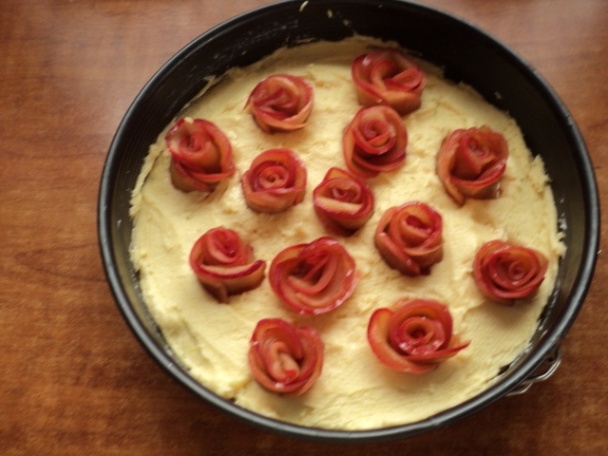 Jablkový koláčik s ružičkami (fotorecept) - obrázok 10