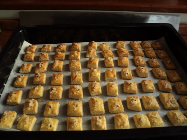Slané syrovo-cesnakové krekry (fotorecept) - obrázok 6