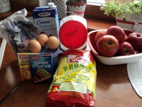 Výborný a veľmi rýchly jablkový zákusok (fotorecept) - obrázok 1