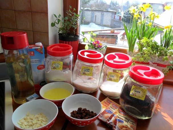 Rolovaný kysnutý makový koláč (fotorecept) - obrázok 1