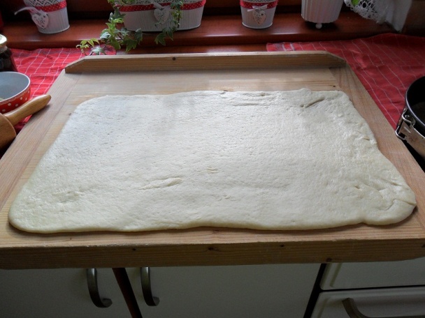 Rolovaný kysnutý makový koláč (fotorecept) - obrázok 4